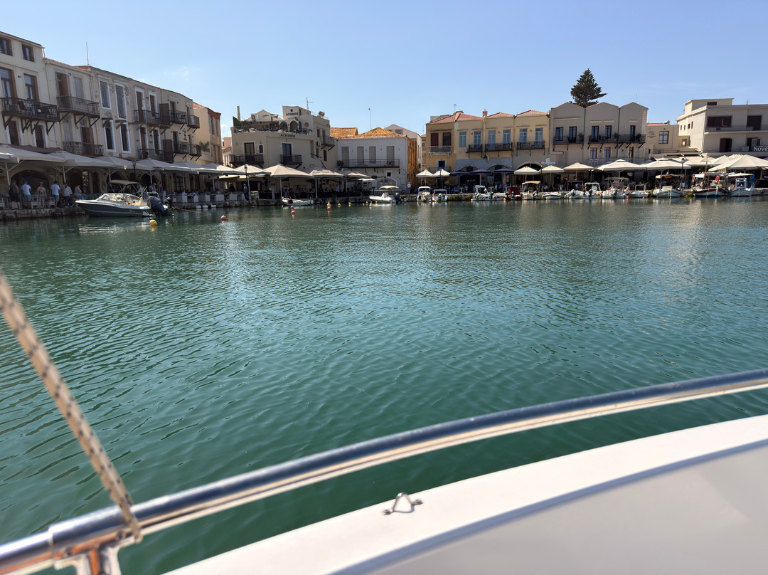 Rent a Boat - Manousakis Marine-雷斯蒙必去景点