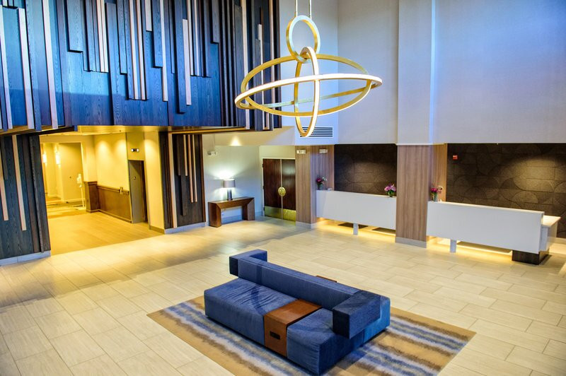 Crowne Plaza 杜勒斯机场