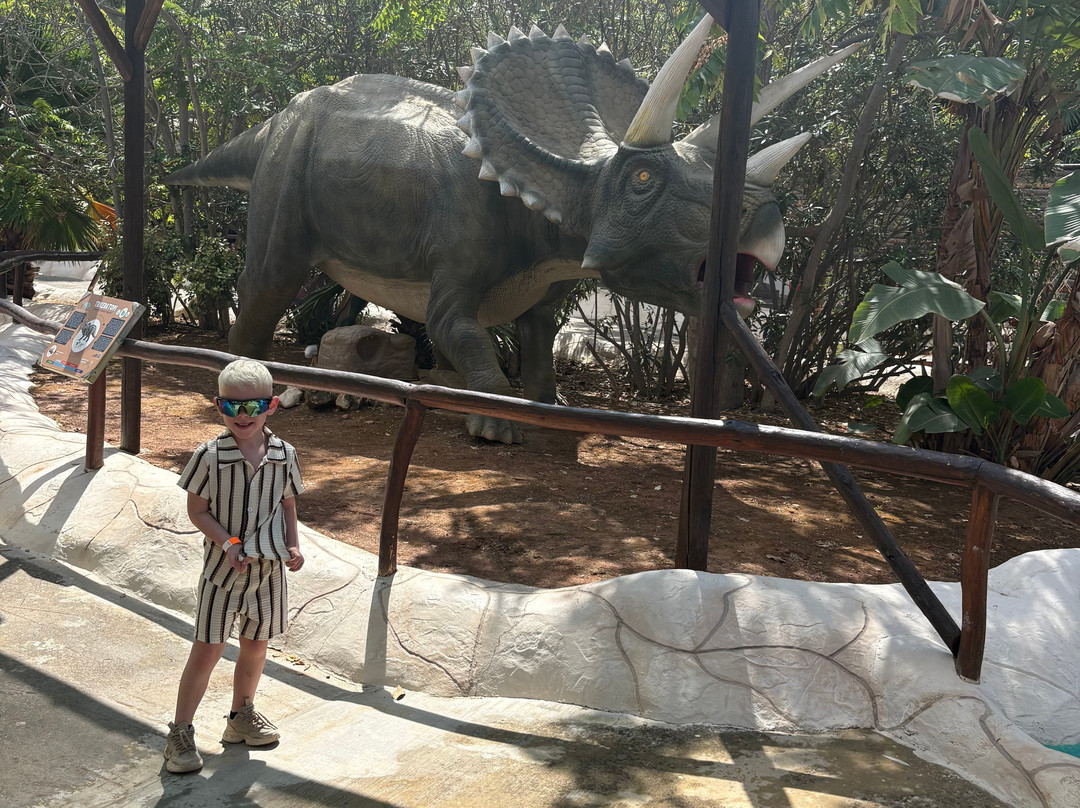Dinosauria Park-Gournes必去景点