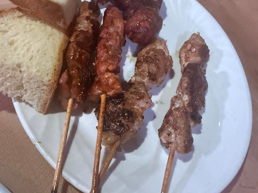 Three Brothers Pool Bar-Restaurant-Hotel主图