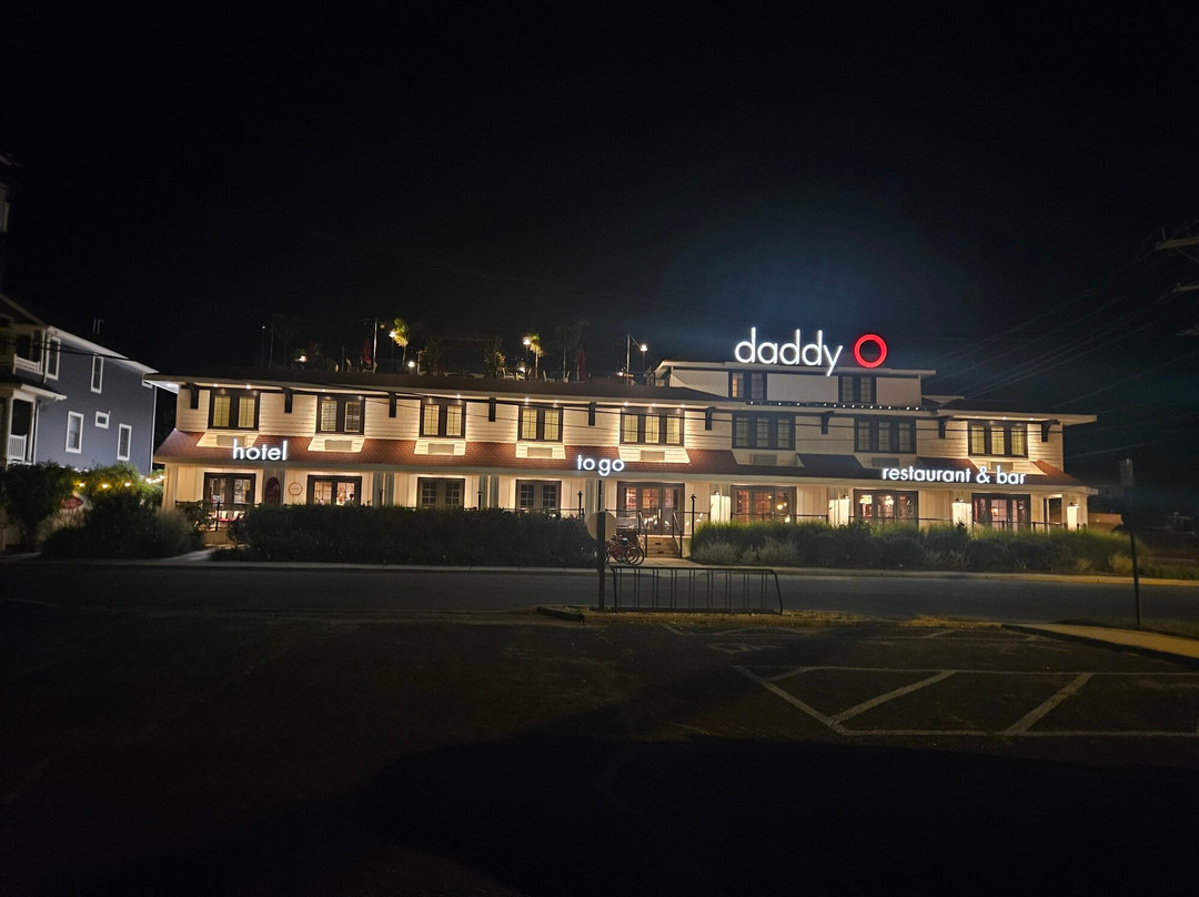 爸爸 O 酒店主图