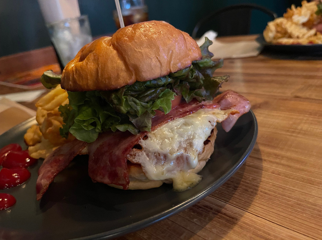 Warren's Place 2.1 Burgers＆Beer