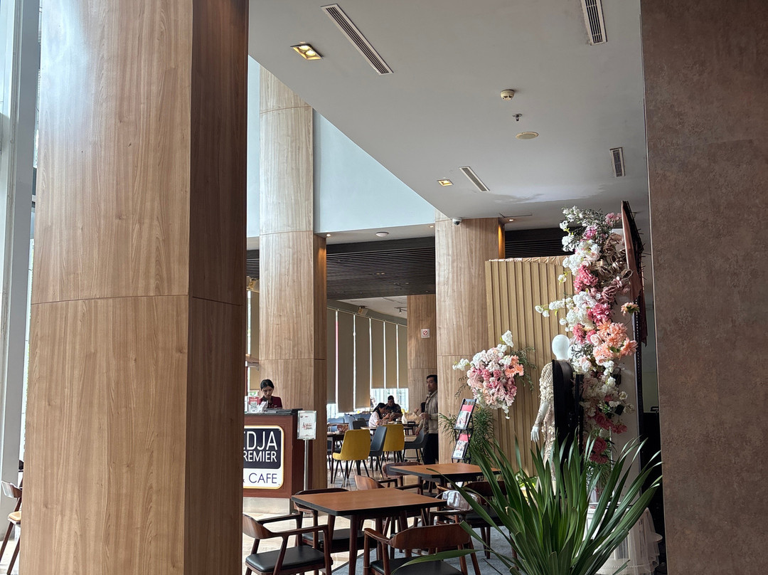 Bigland Sentul Hotel & Convention主图