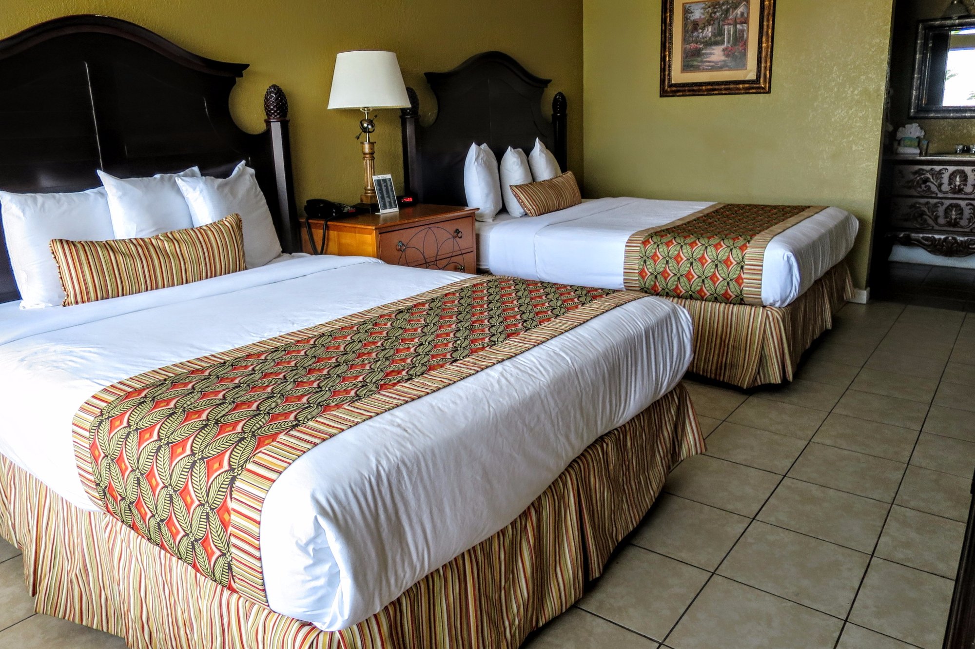 Monroe's On The Lake Hotel & Banquet Hall-官方