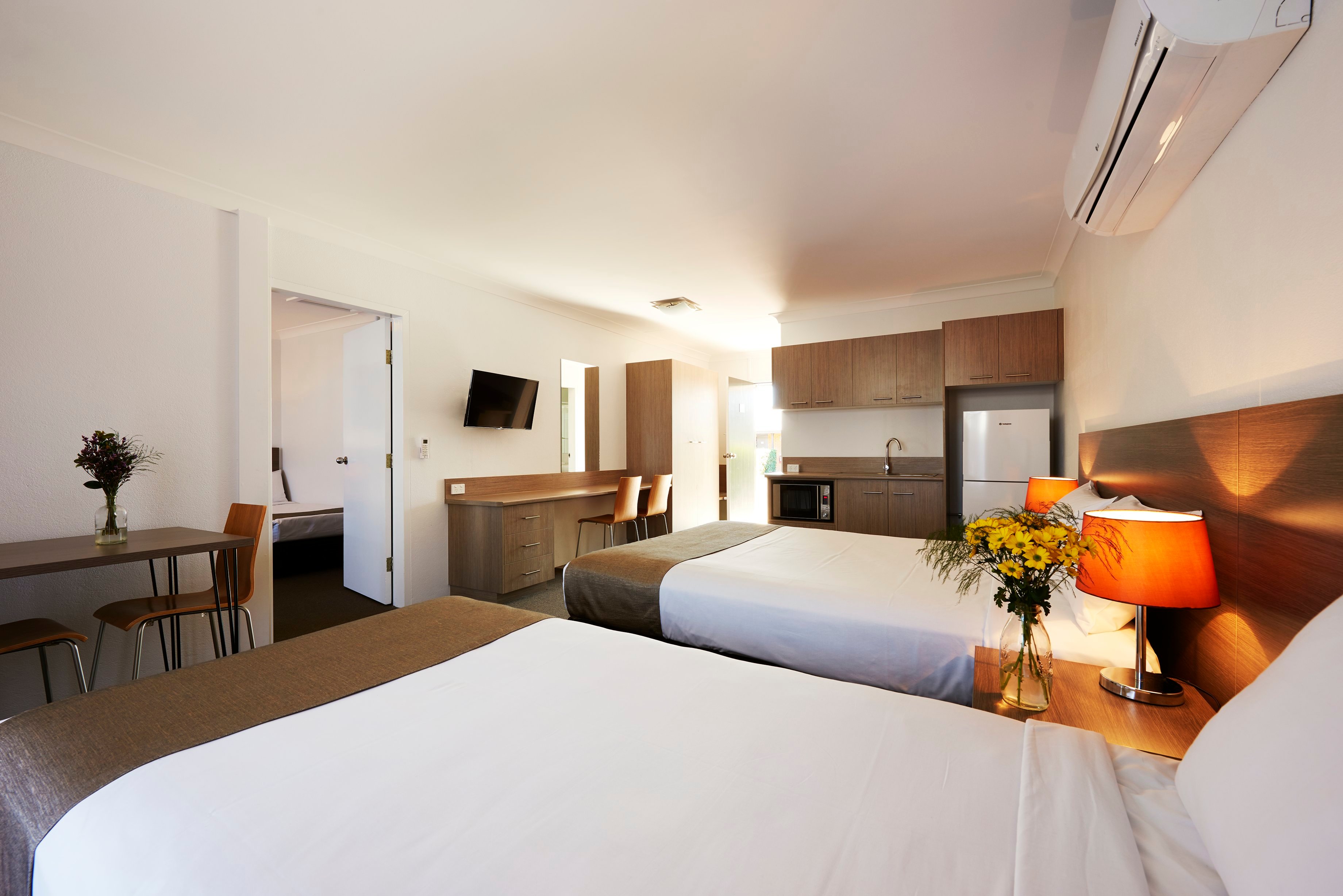 Adelong Motel-官方