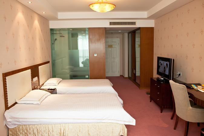 御花园假日金悦酒店主图