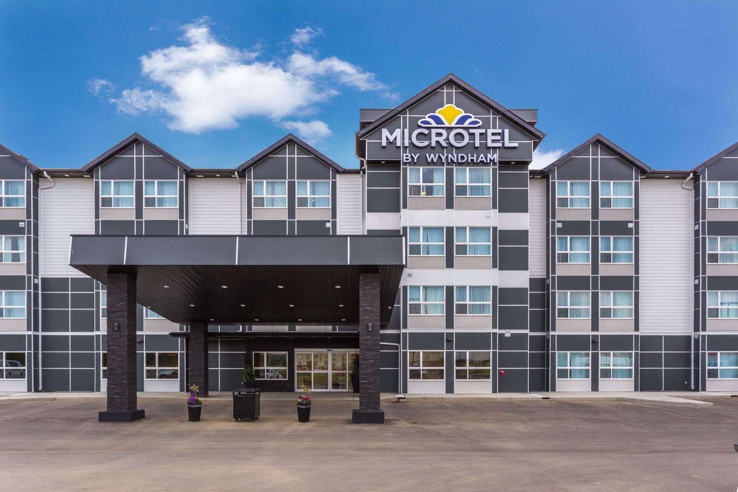 Microtel Inn & Suites by Wyndham Whitecourt-官方