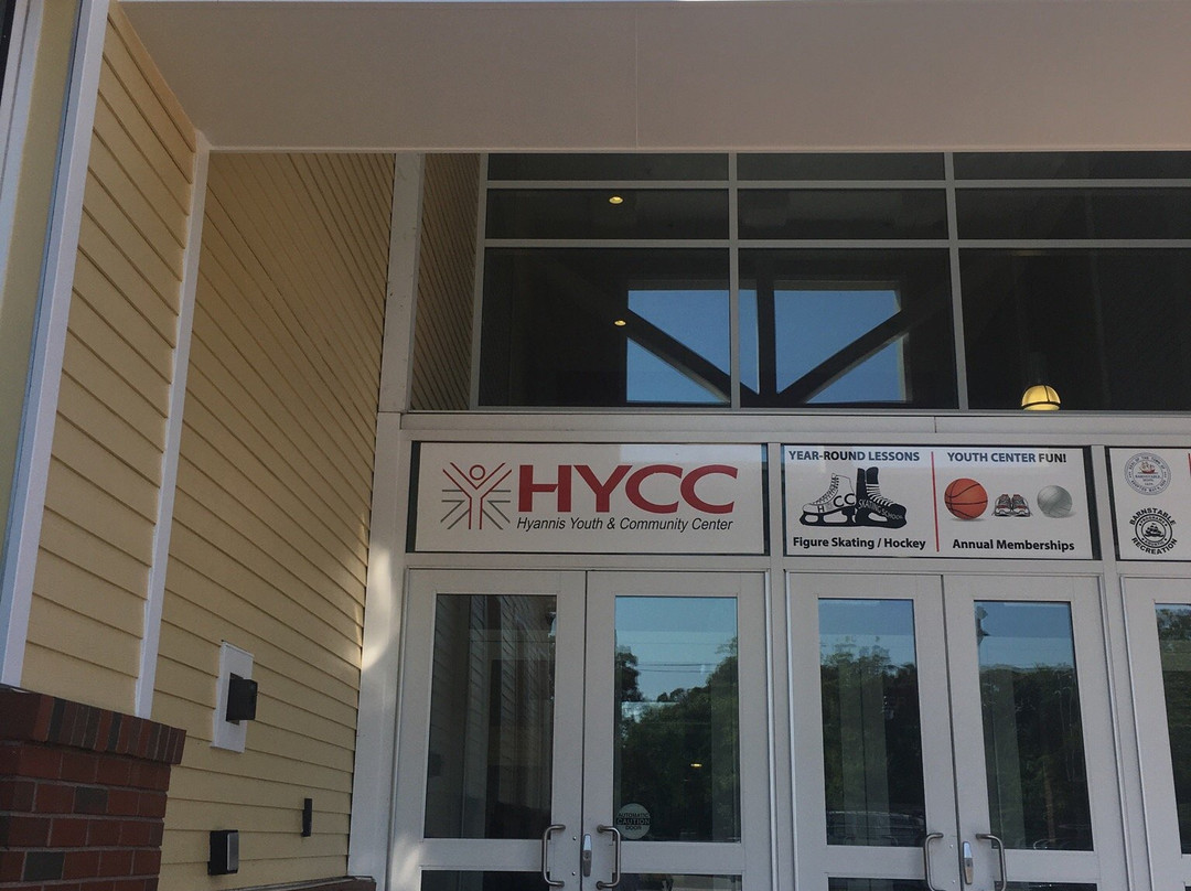 Hyannis Youth & Community Center景点图片