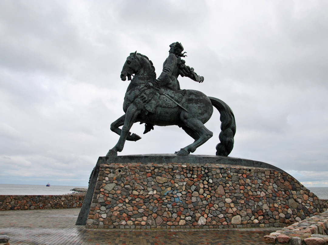 Monument to Empress of Russia Elizaveta Petrovna景点图片