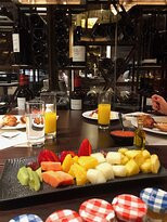 瓦德纽酒店主图