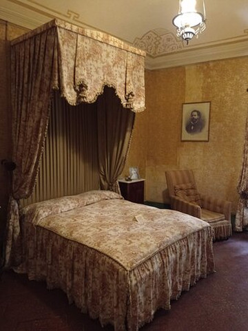 Casa Carducci-卡斯塔涅托卡杜奇必去景点