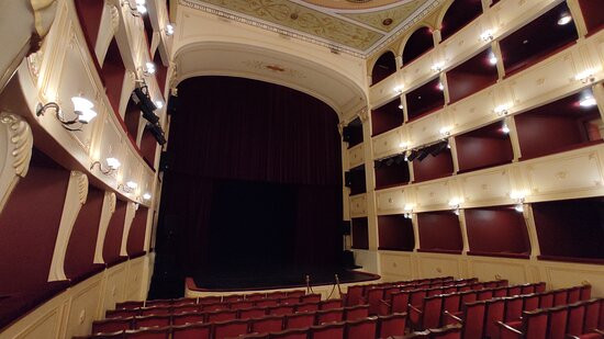 Theatro Apollon-埃尔穆波利必去景点