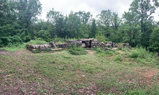 Dolmen Complex景点图片
