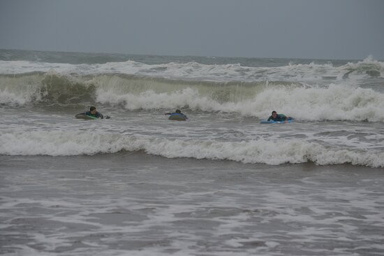 Walking On Waves Surf School-Saunton必去景点