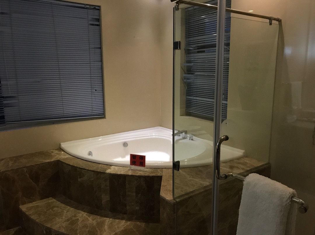 多伦香江假日酒店主图