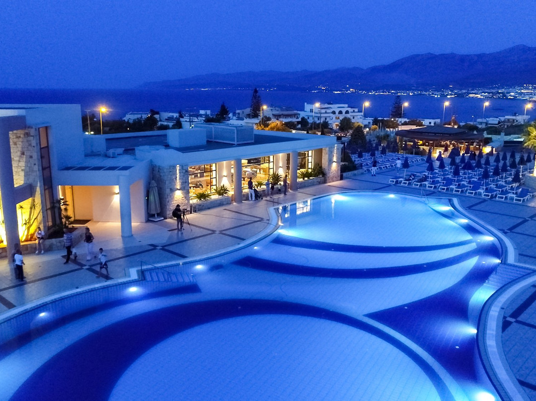 Grand Hotel Holiday Resort