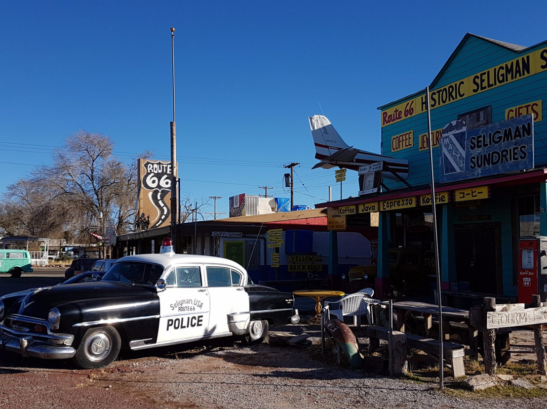 塞利格曼旅游景点-Route 66 Motoporium