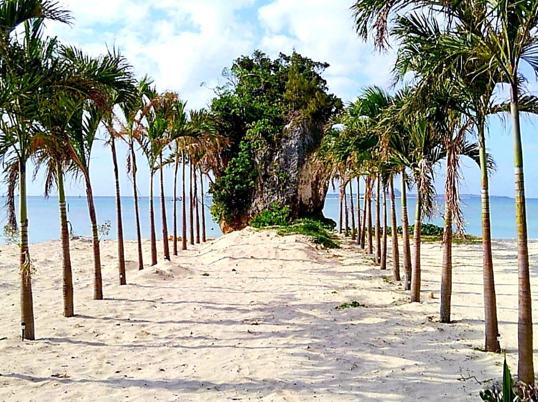 Lover Beach Ufuta Beach景点图片