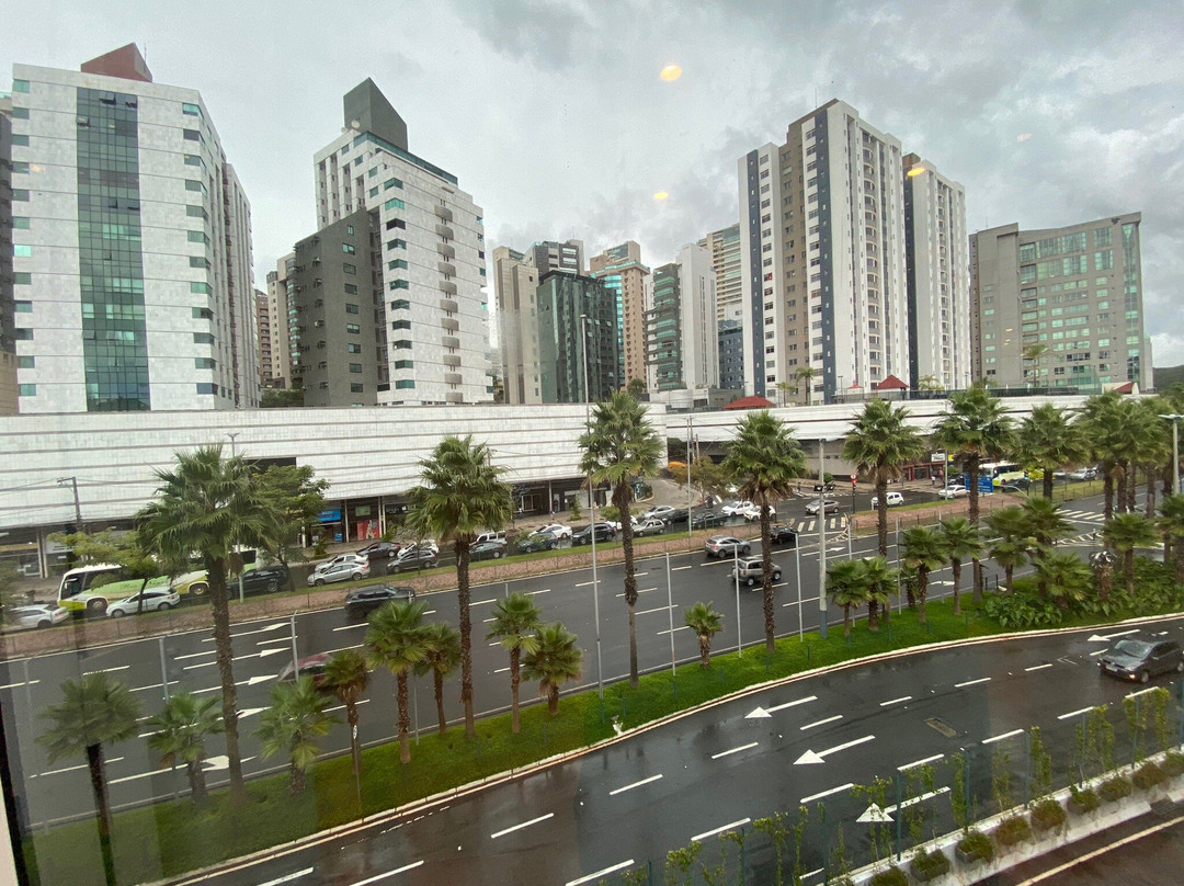 BH Shopping-贝洛哈里桑塔必去景点