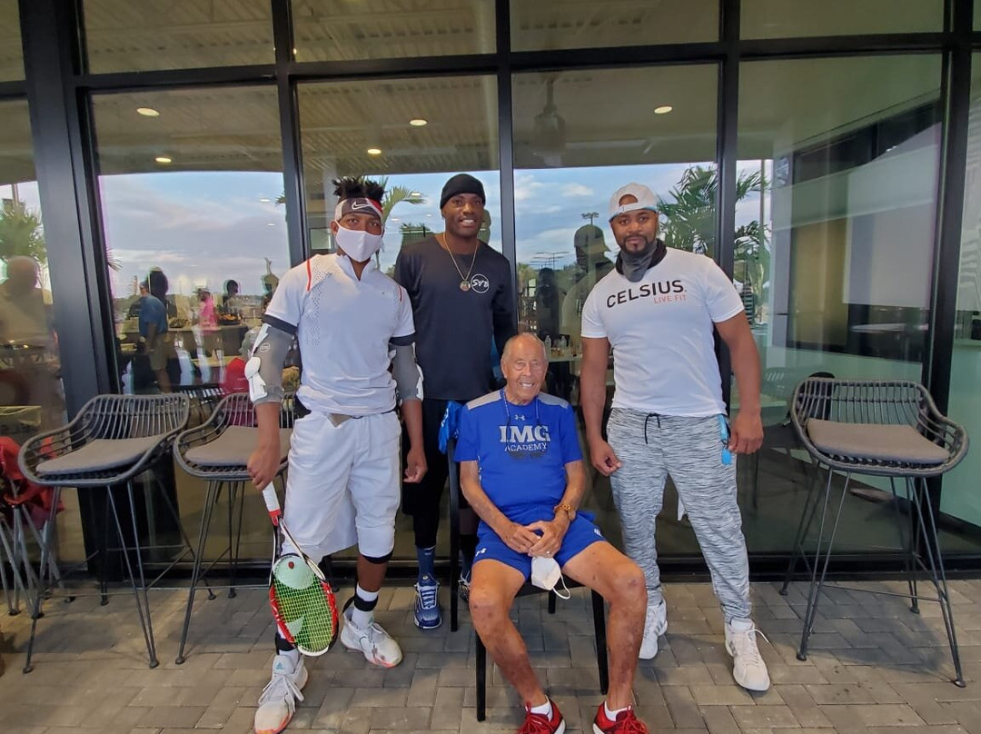 Sarah Vande Berg Tennis & Wellness Center-Zephyrhills必去景点