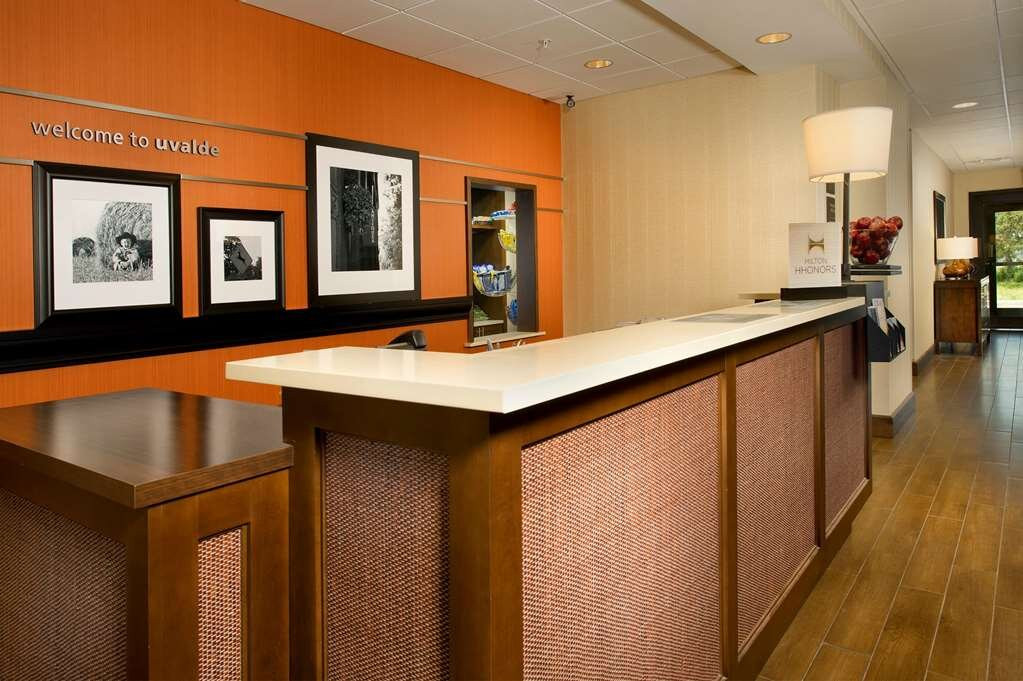 Hampton Inn Uvalde主图