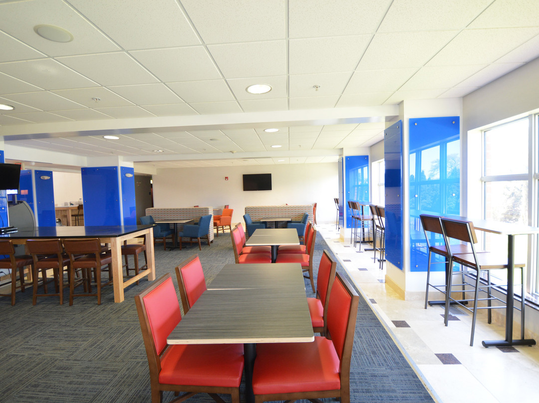 Holiday Inn Express Toledo-oregon By IHG主图