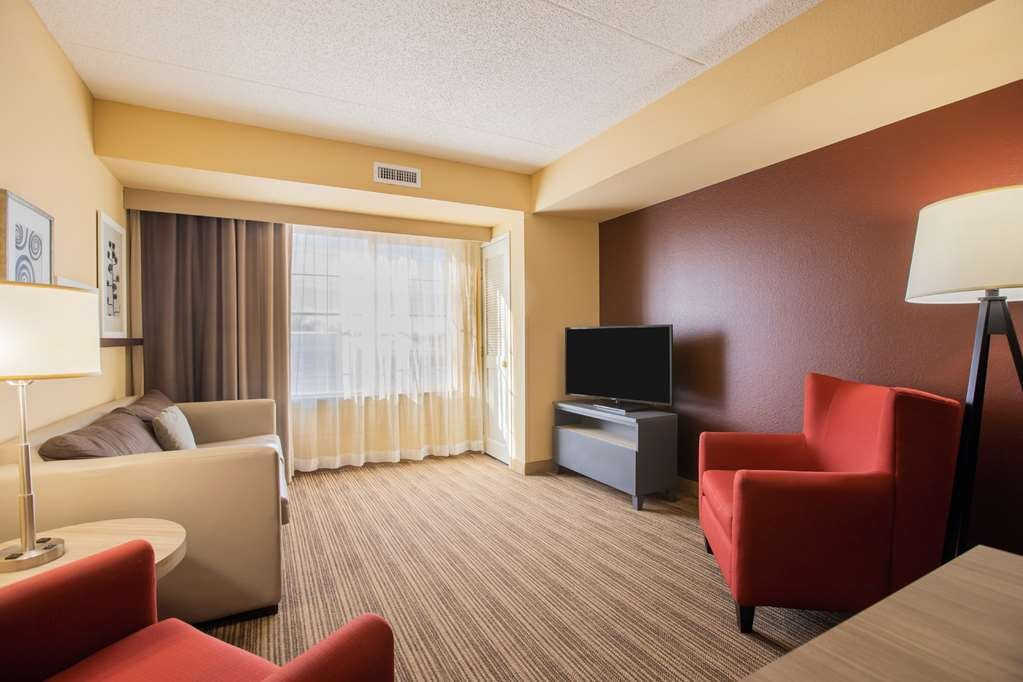 Comfort Inn & Suites St. Paul Northeast主图
