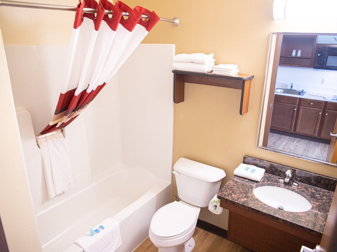 White House Suites Indianapolis Airport主图