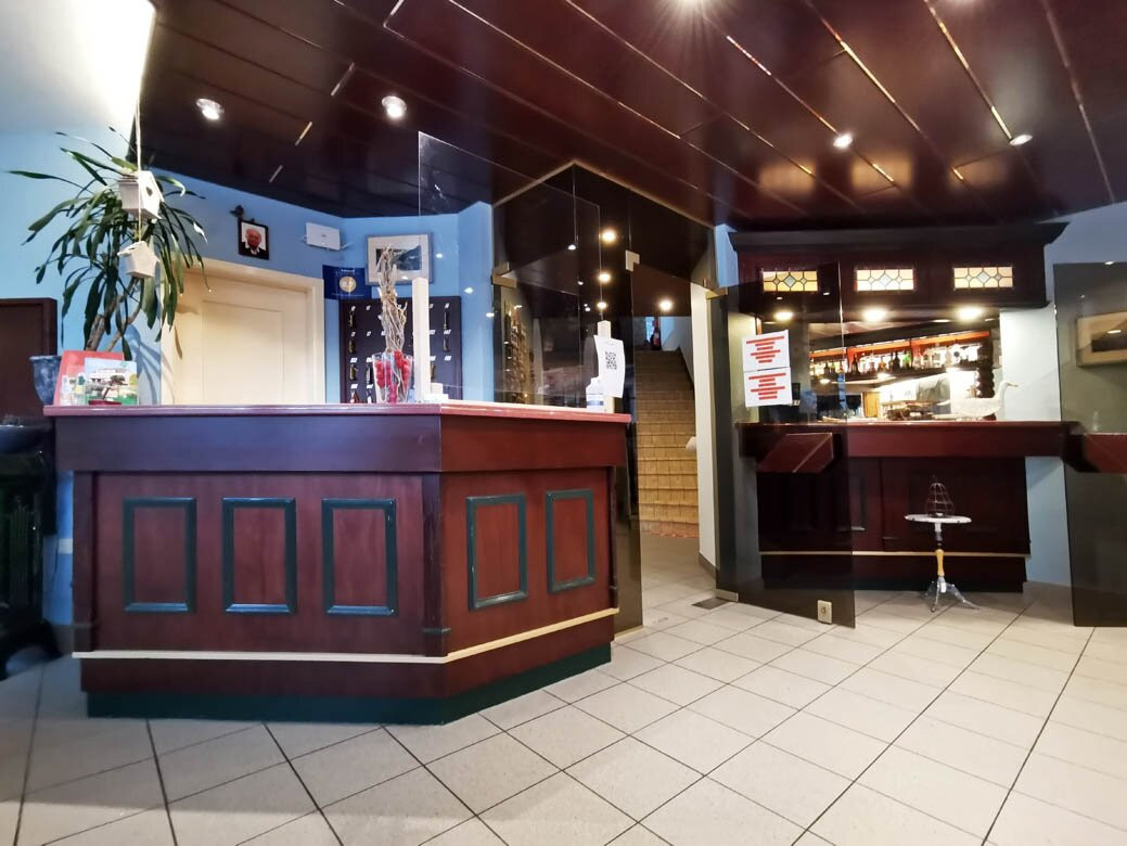 德阿登餐厅酒店主图