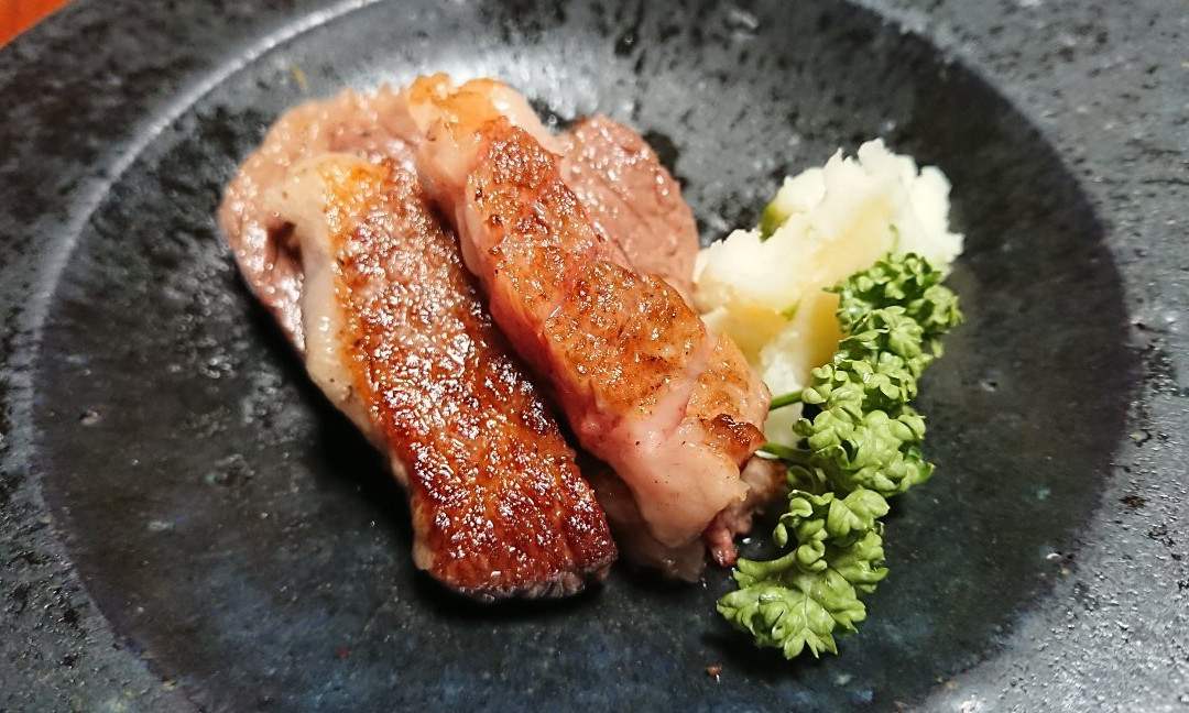 希那文酒店主图