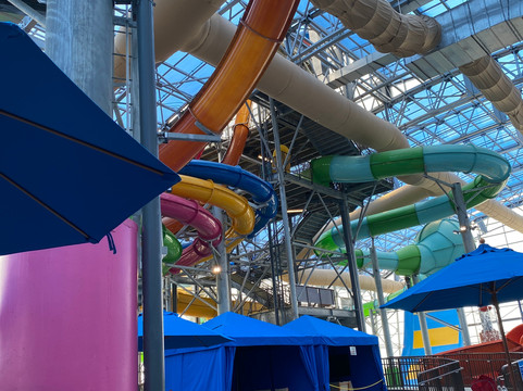 Epic Waters Indoor Waterpark-大草原城必去景点