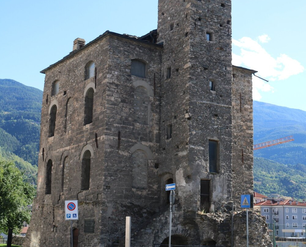 Torre del Lebbroso-奥斯塔必去景点