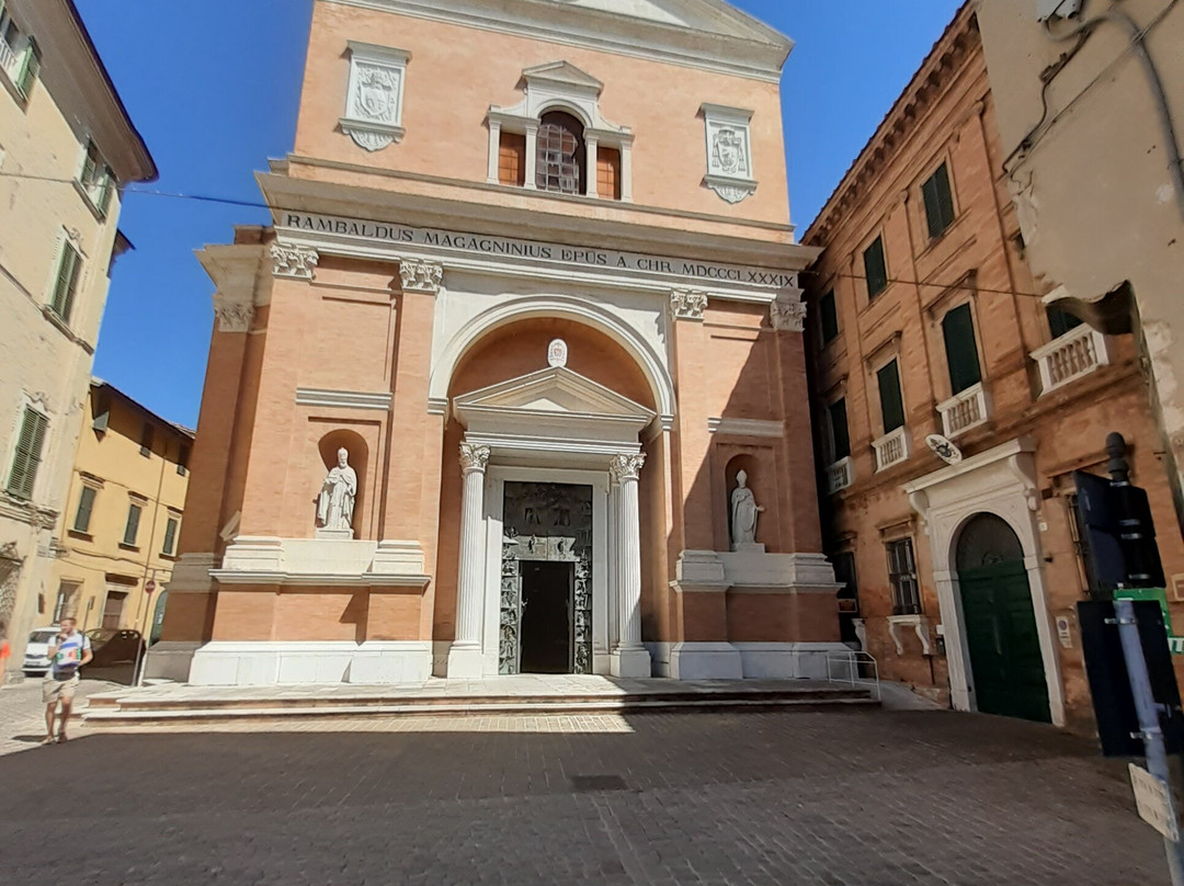 Piazza Federico II-杰西必去景点