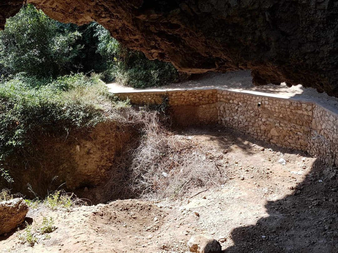Grotta di Matromania-卡碧岛必去景点