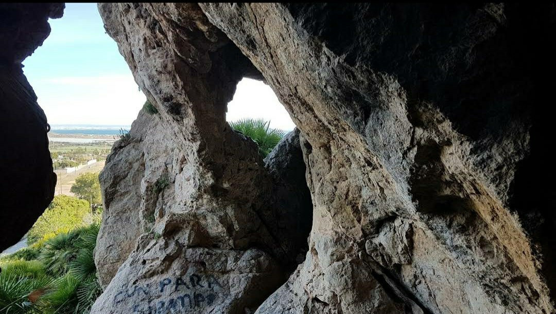 Cueva De Los Belones景点图片