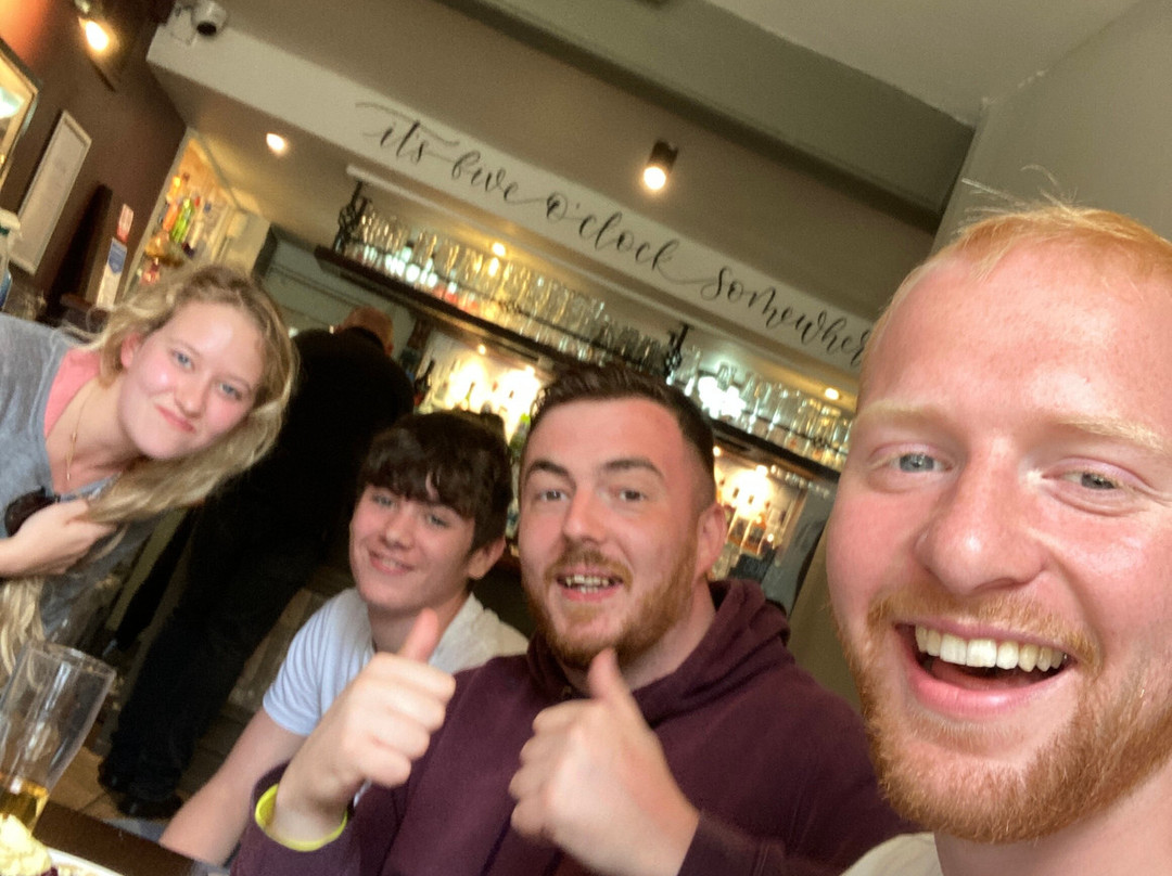 golden cup inn-Darwen必去景点