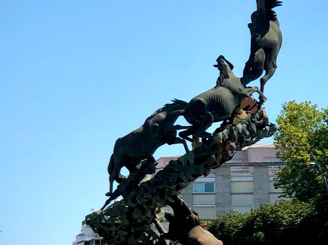 Monumento a los Caballos-比戈必去景点