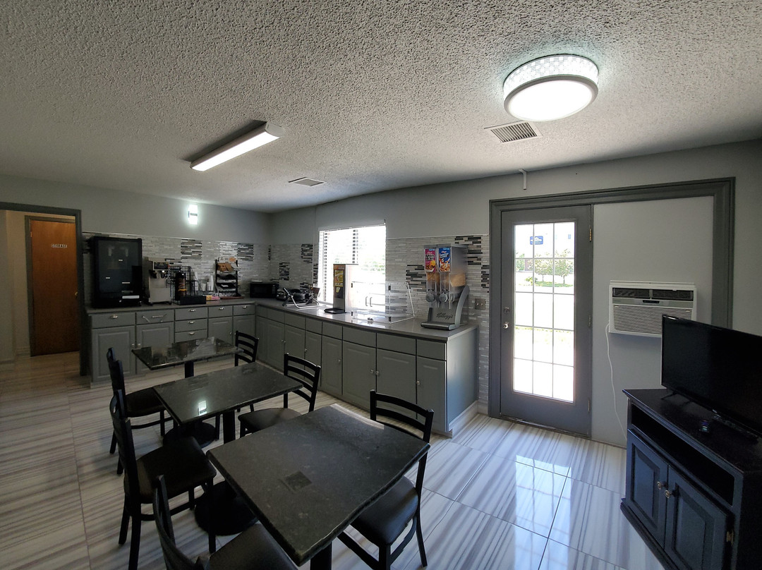 Super 8 by Wyndham Kansas City Airport主图