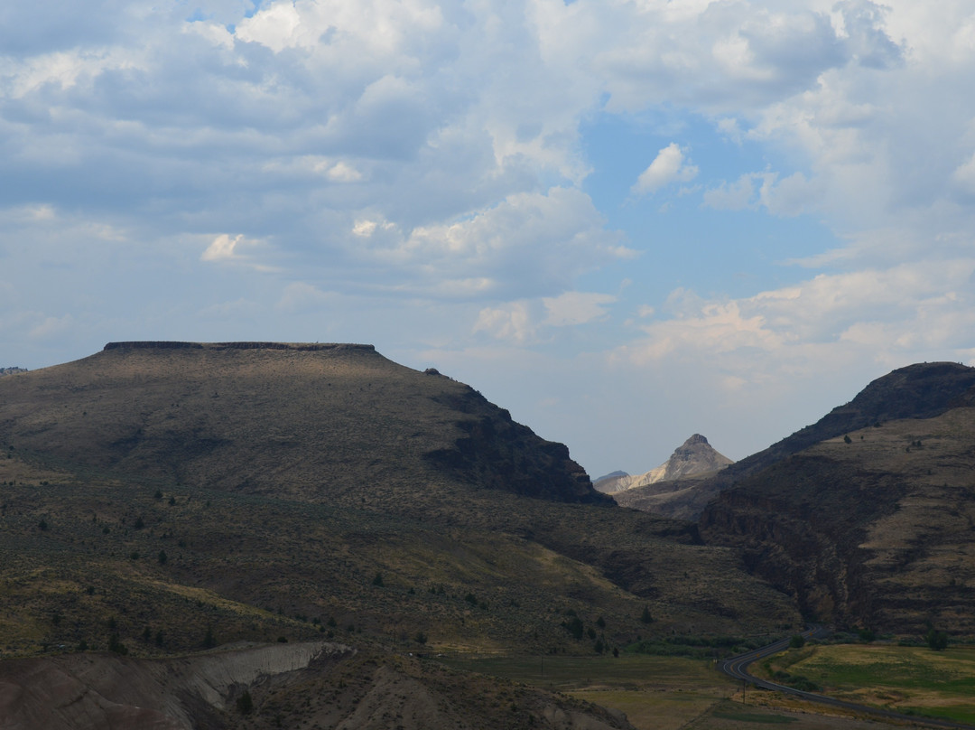 Sheep Rock景点图片
