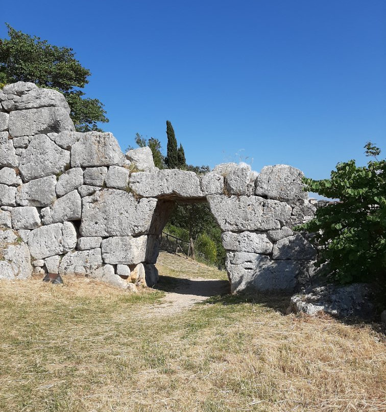 Porta Saracena-Segni必去景点