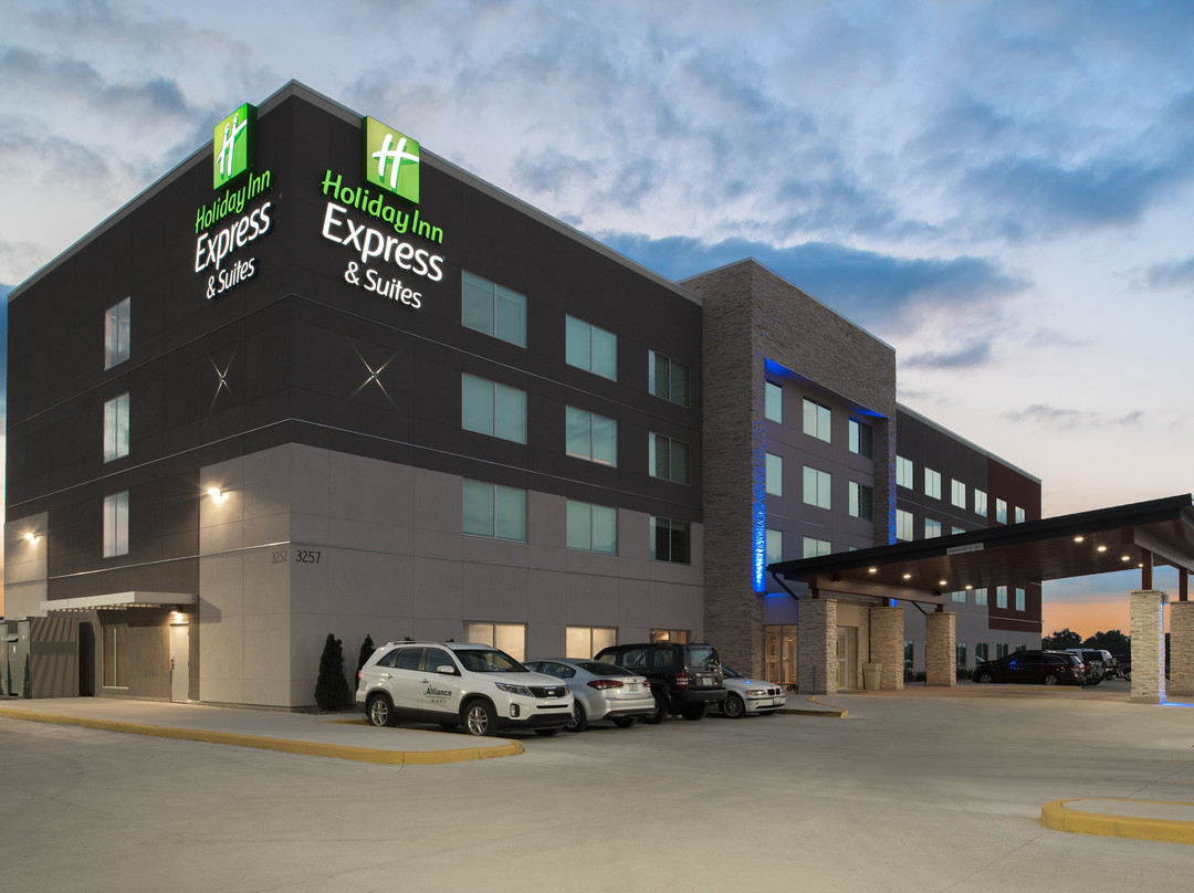Holiday Inn Express & Suites Kingdom City By IHG主图