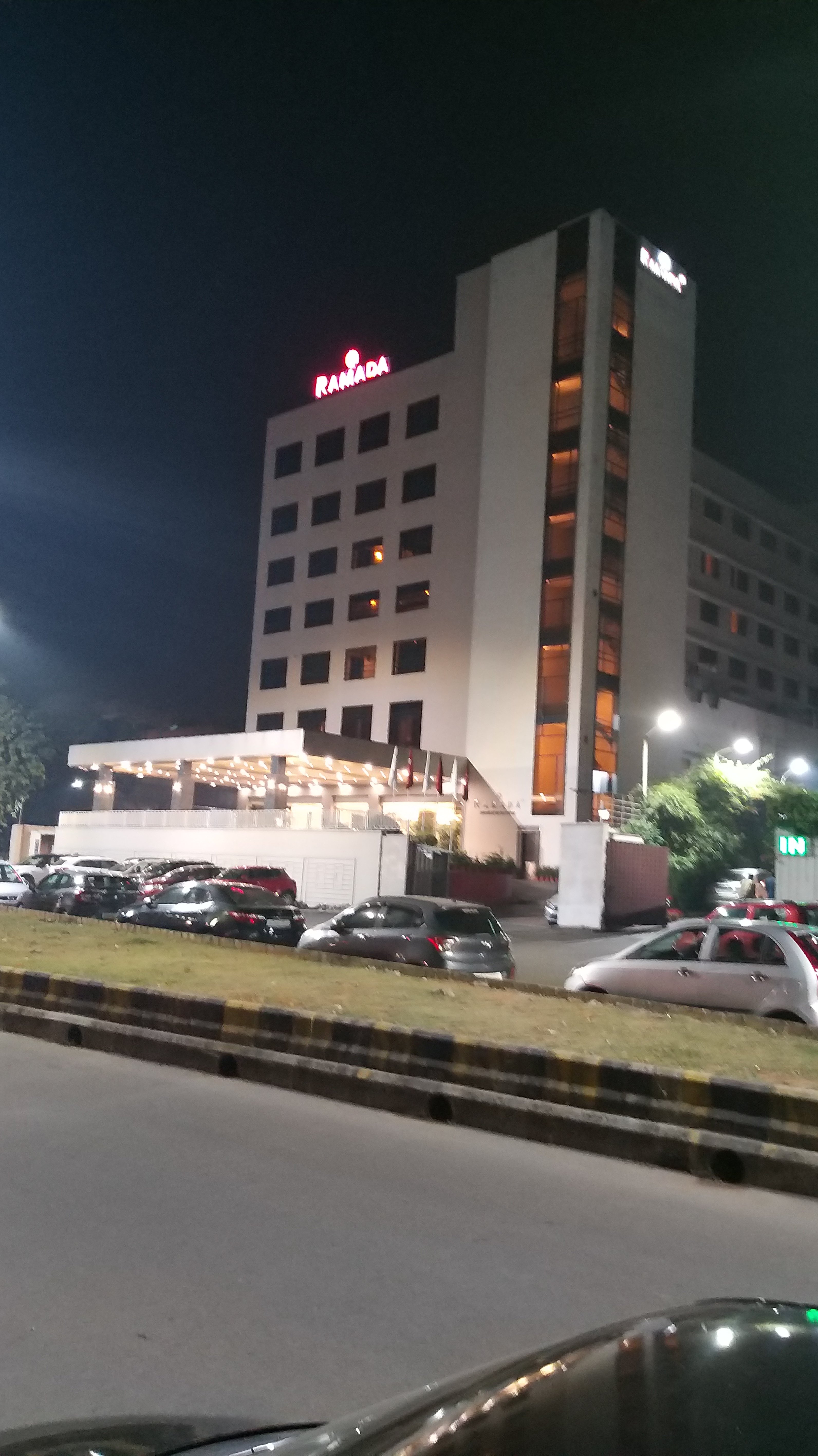 Ramada by Wyndham Jamshedpur-浴室