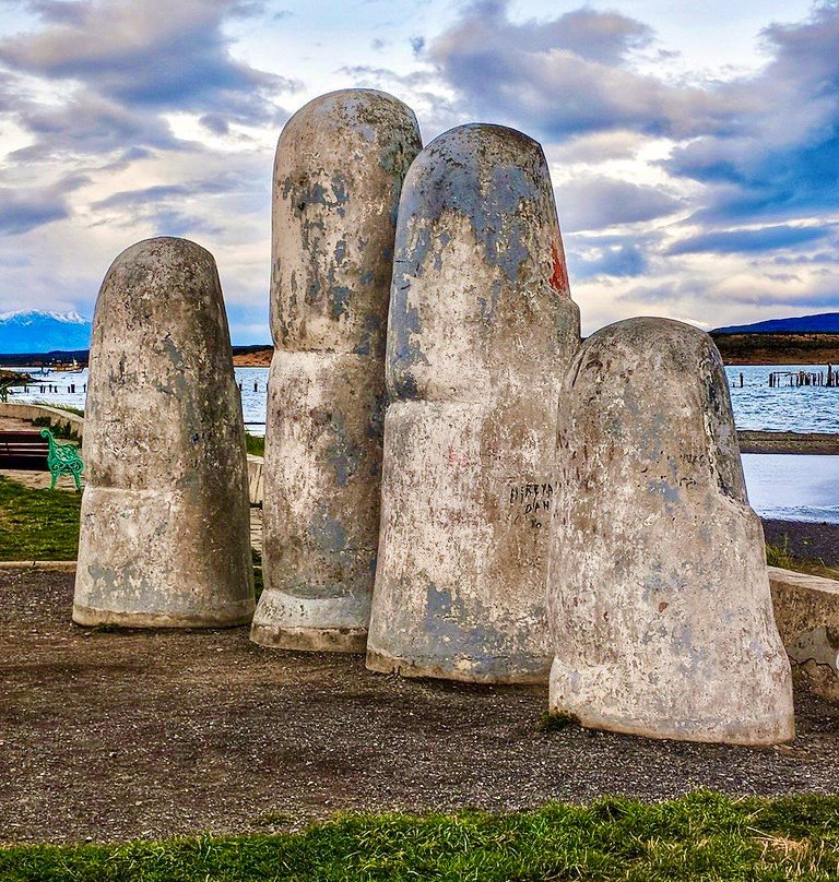 Monumento de la Mano景点图片