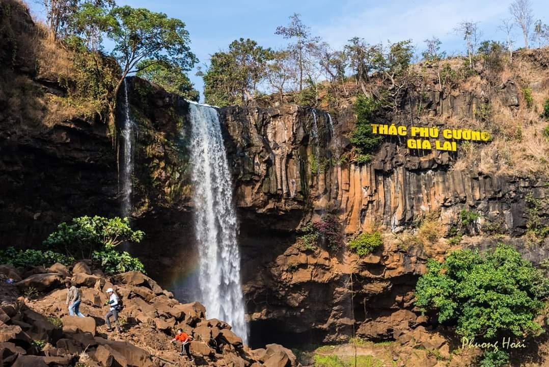 Phu Cuong Waterfall景点图片