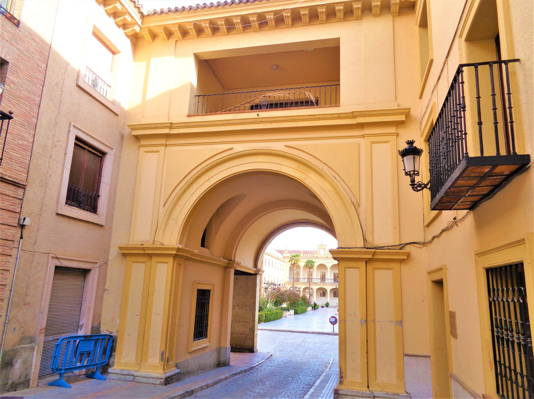 Plaza de la Constitucion-Guadix必去景点