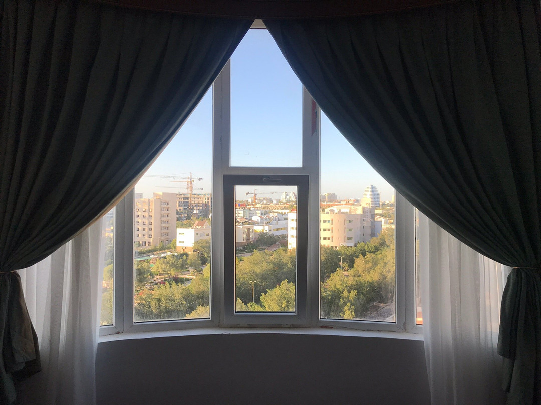 International Hotel Kish主图