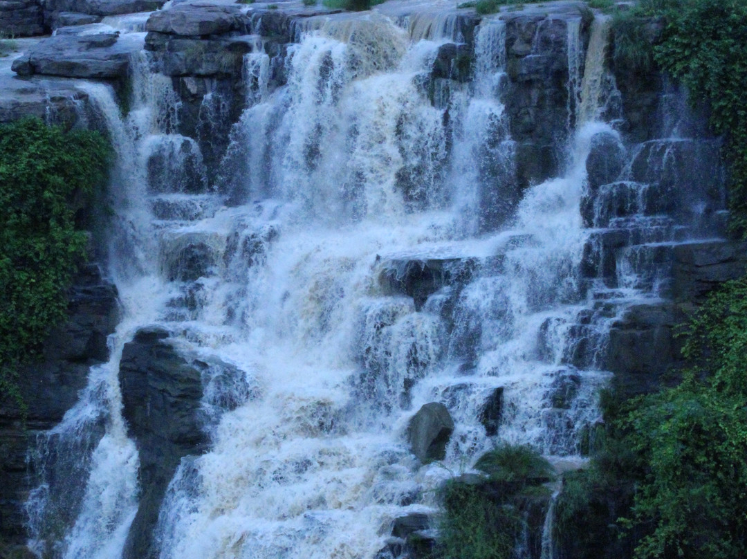 Ethipothala Falls景点图片