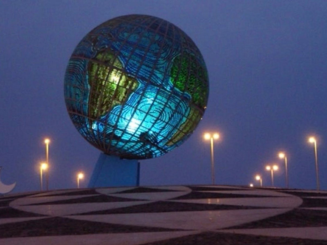 Globe Roundabout-吉达必去景点