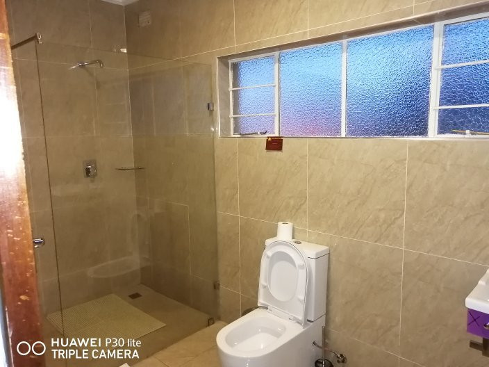 Golden Mile Hotel主图