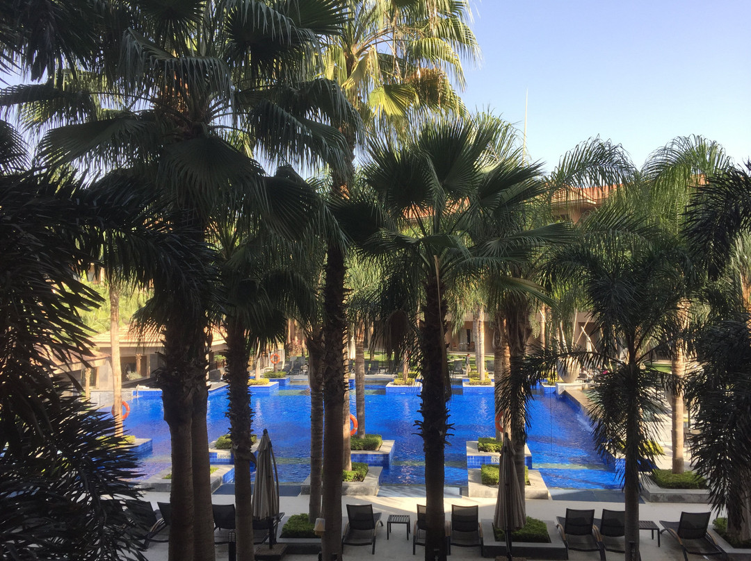 开罗朱斯萨尼湖景酒店主图